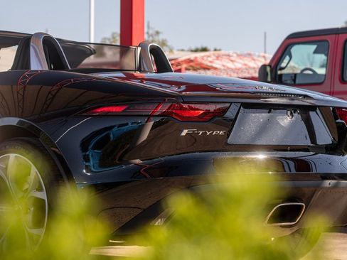 Used 2021 Jaguar F-TYPE Convertible image 12