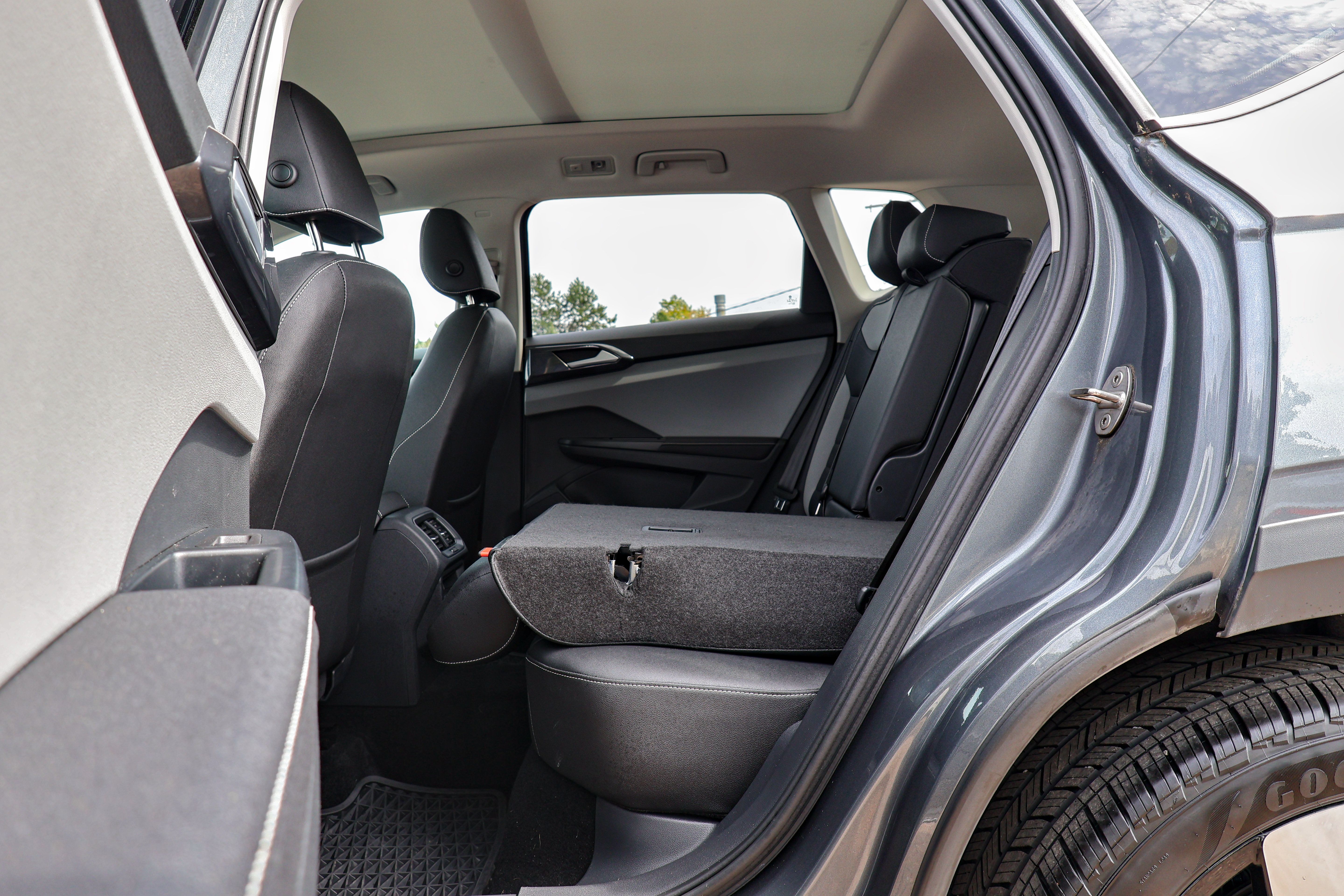 Certified 2024 Volkswagen Taos SEL AWD/4WD image 25