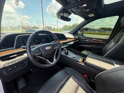 Used 2023 Cadillac Escalade Premium Luxury w/ LPO, Radiant Package AWD/4WD image 14