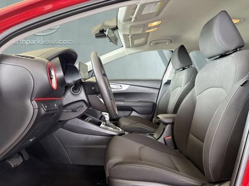 Used 2024 Kia Forte LXS FWD image 9