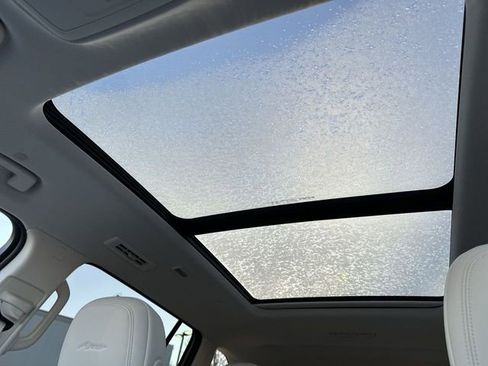 Used 2025 Buick Enclave Avenir w/ Trailering Package, 5000 lbs. image 19