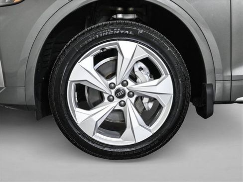 Used 2023 Audi Q5 2.0T Premium Plus w/ Premium Plus Package AWD/4WD image 25