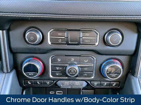 Used 2023 Chevrolet Suburban Premier image 18