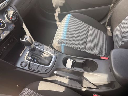 Used 2021 Hyundai Kona SEL Plus AWD/4WD image 33
