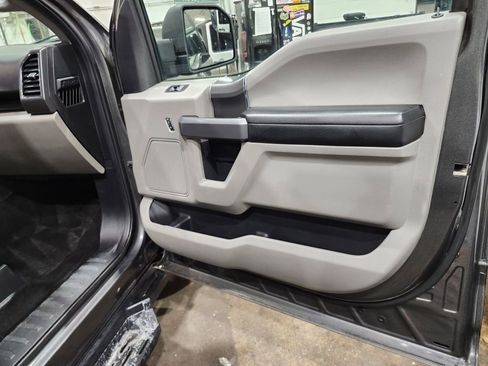 Used 2018 Ford F150 4x4 SuperCrew image 16