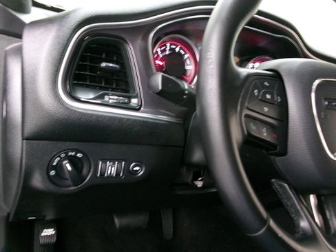 Used 2016 Dodge Challenger SXT RWD image 22