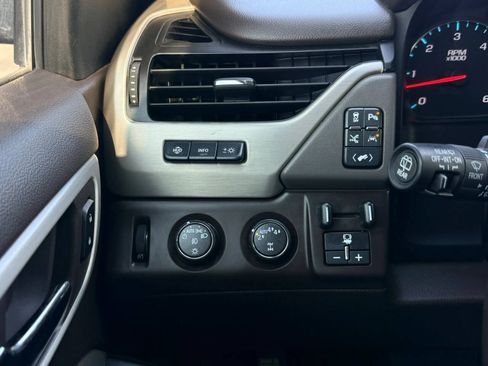 Used 2019 GMC Yukon XL Denali w/ Denali Ultimate Package AWD/4WD image 13