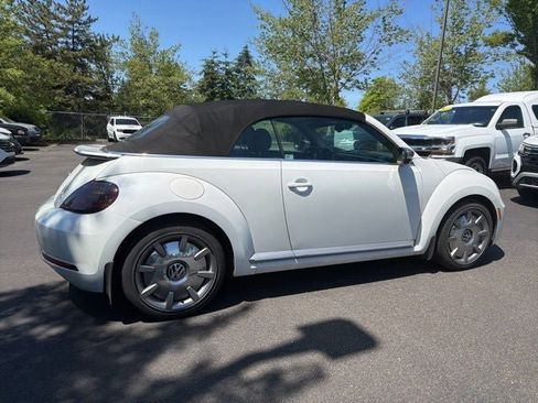 Used 2014 Volkswagen Beetle TDI FWD image 5