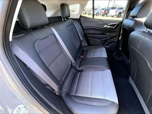 Used 2025 Chevrolet Trax LT w/ LT Convenience Package image 20