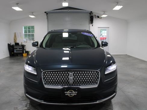 Used 2023 Lincoln Nautilus AWD w/ Premium Package image 3