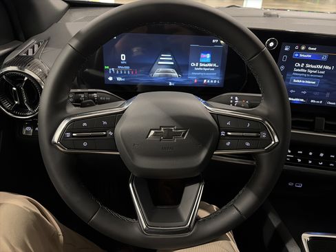 New 2026 Chevrolet Equinox LT w/ Convenience Package II image 18