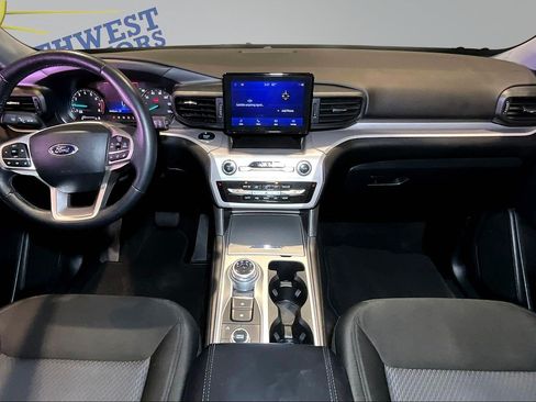 Used 2023 Ford Explorer XLT AWD/4WD image 8