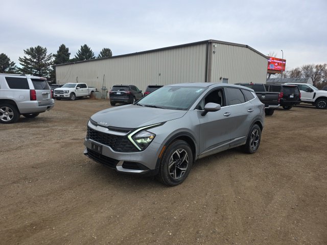 Used 2023 Kia Sportage LX AWD/4WD image 5