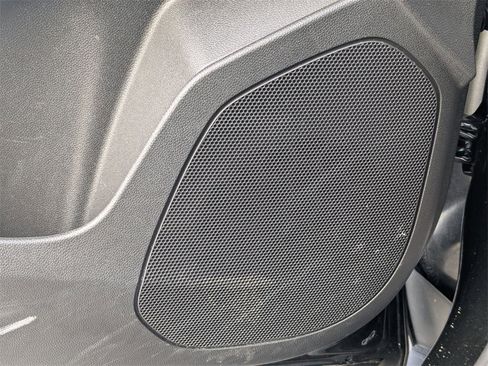 Used 2025 Chevrolet Trax LT w/ LT Convenience Package image 15