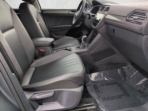 Used 2024 Volkswagen Tiguan SE image 21