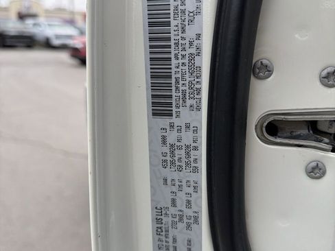 Used 2017 RAM 2500 Limited image 23