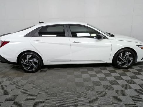 Certified 2025 Hyundai Elantra Sport image 2