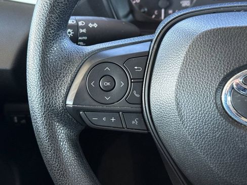 Used 2025 Toyota Corolla LE image 31