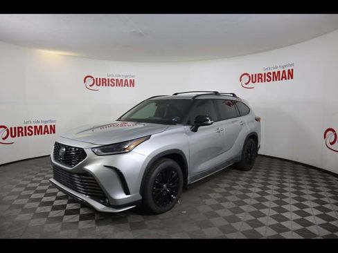 Used 2023 Toyota Highlander XSE FWD image 4