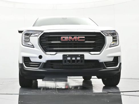 Used 2024 GMC Terrain SLE AWD/4WD image 36