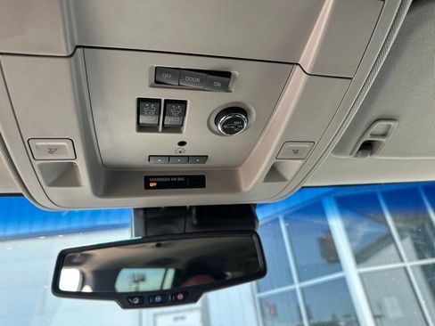 Used 2020 Chevrolet Suburban LT AWD/4WD image 25