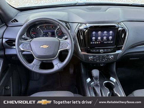Used 2023 Chevrolet Traverse LT FWD image 12