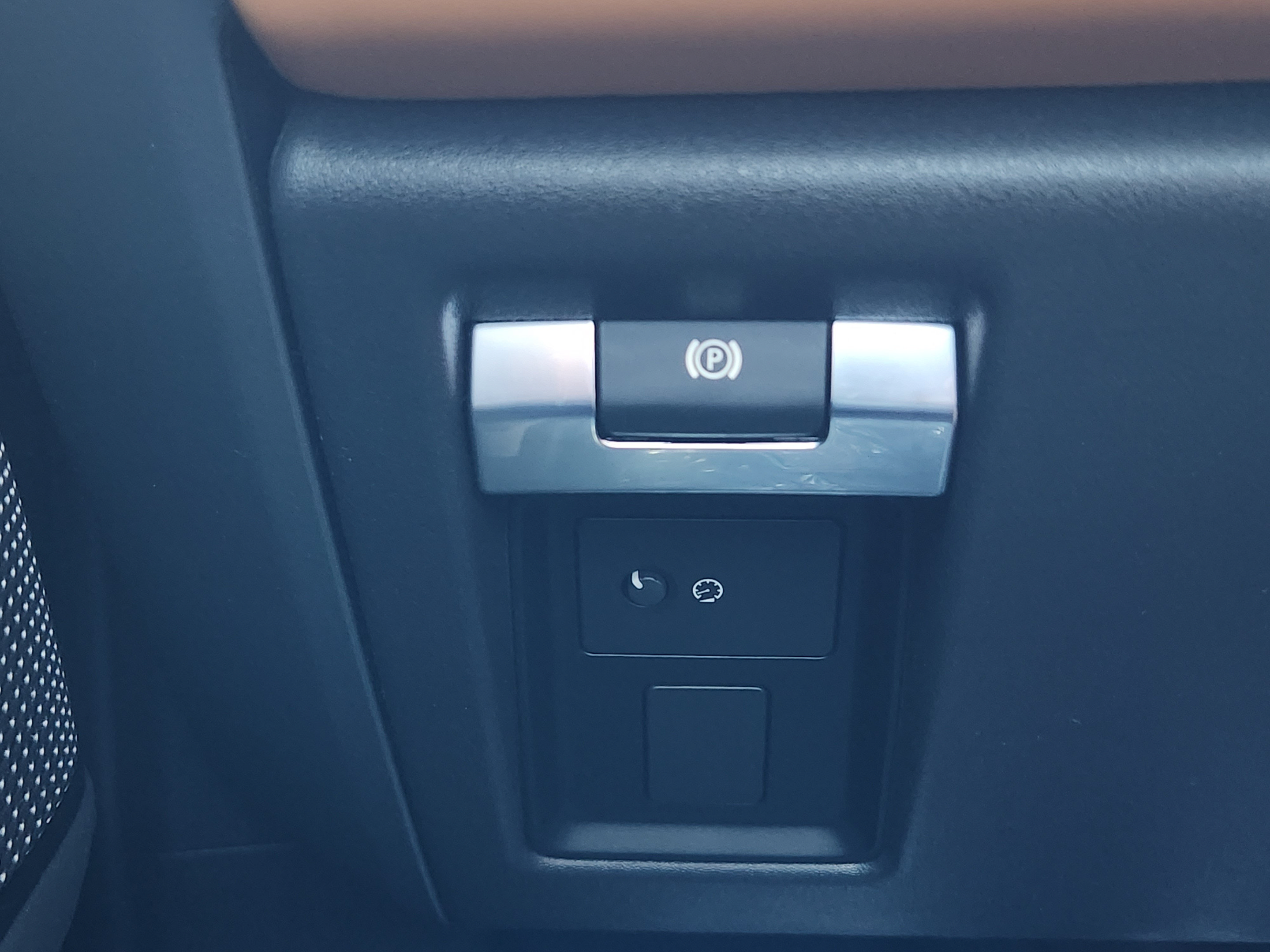 Used 2023 Land Rover Defender 110 X AWD/4WD image 15
