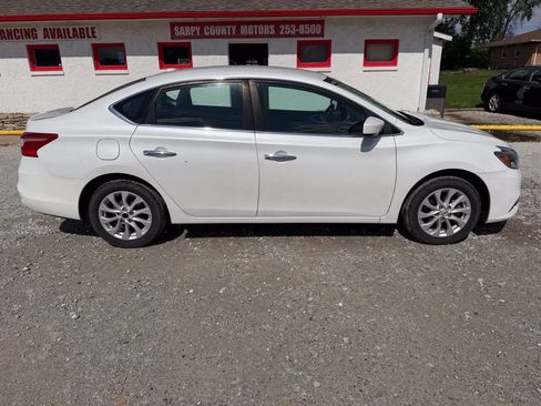 Used 2018 Nissan Sentra SV FWD image 2