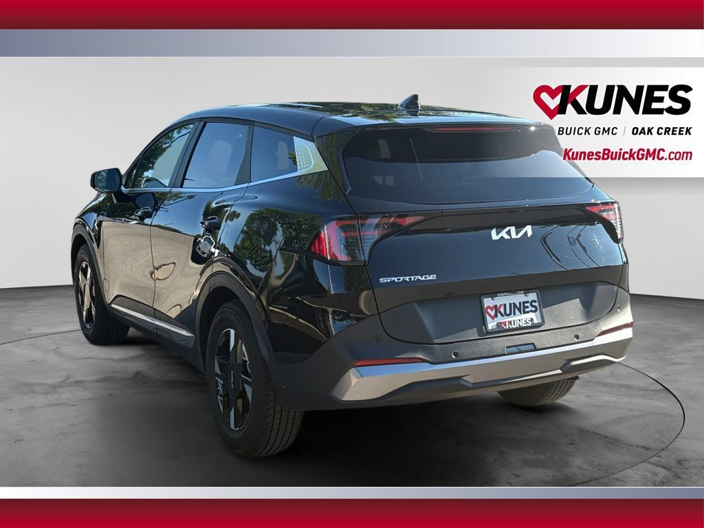 Used 2026 Kia Sportage LX FWD image 8