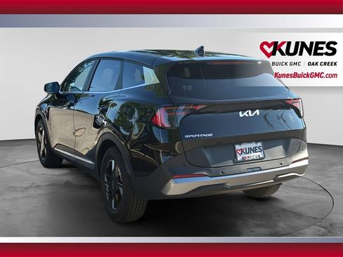 Used 2026 Kia Sportage LX FWD image 8