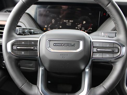 Used 2025 GMC Yukon Denali image 40