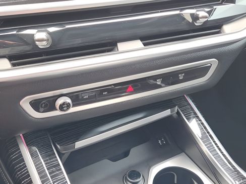Certified 2025 BMW X7 M60i AWD/4WD image 13