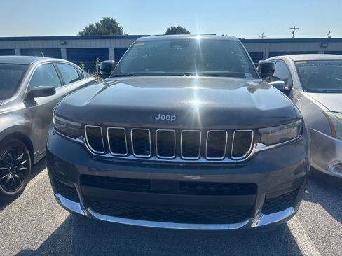 Used 2021 Jeep Grand Cherokee L Laredo w/ Luxury Tech Group I AWD/4WD image 2