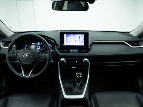 Used 2023 Toyota RAV4 XLE Premium image 16