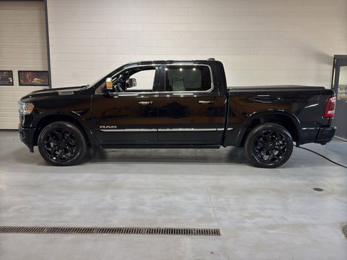 Used 2021 RAM 1500 Limited AWD/4WD image 2