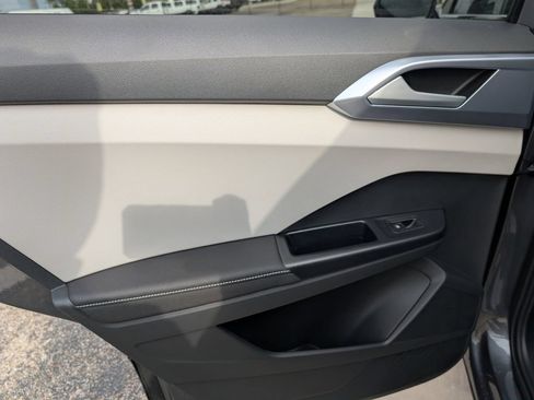 New 2026 Volkswagen Taos SE FWD image 25