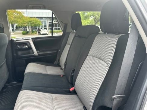 Used 2015 Toyota 4Runner SR5 AWD/4WD image 18
