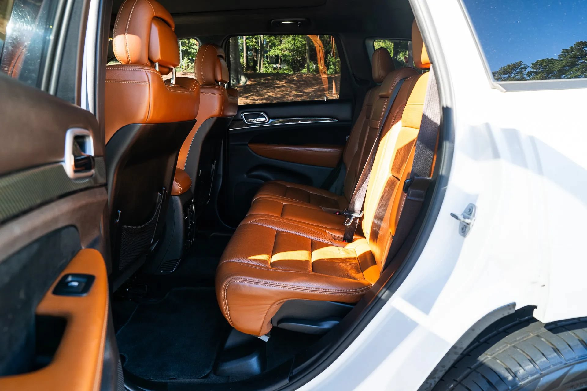 Used 2015 Jeep Grand Cherokee SRT AWD/4WD image 27