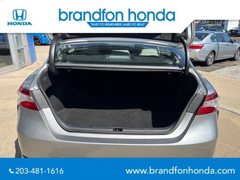 Used 2020 Toyota Camry SE FWD image 29