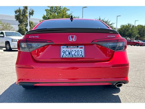 Used 2022 Honda Civic Sport image 4