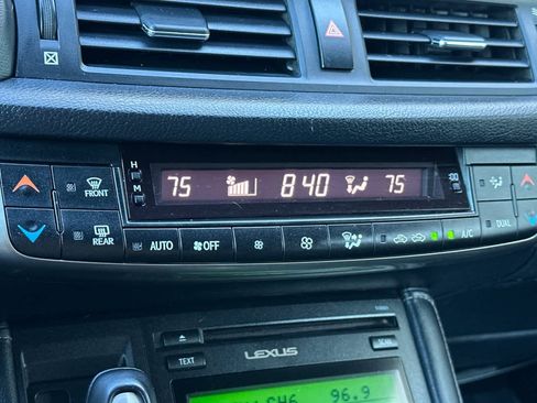 Used 2015 Lexus CT 200h w/ F Sport w/Nuluxe Interior image 21