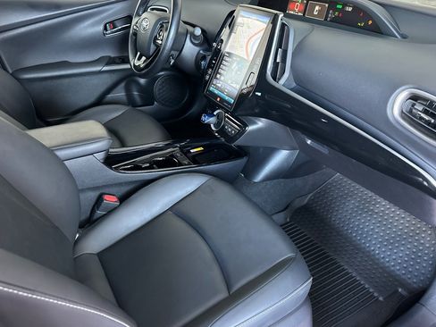 Certified 2022 Toyota Prius Prime Limited FWD image 15