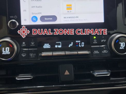 Used 2023 Toyota Highlander XLE FWD image 24