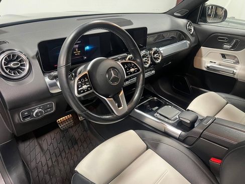 Used 2021 Mercedes-Benz GLB 250 4MATIC image 21