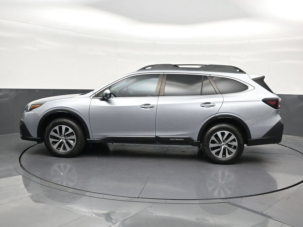 Used 2022 Subaru Outback Premium AWD/4WD image 2