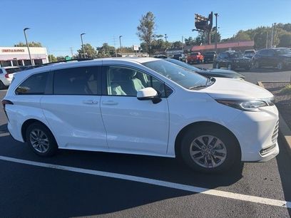 Used 2021 Toyota Sienna LE