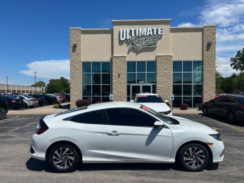 Used 2019 Honda Civic LX image 1