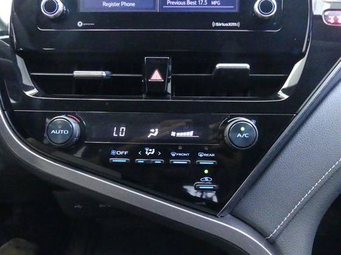 Used 2021 Toyota Camry SE FWD image 17