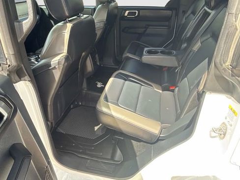Used 2025 Ford Bronco Outer Banks AWD/4WD image 14