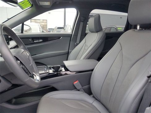 Used 2022 Lincoln Nautilus Reserve image 13